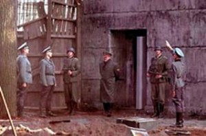 Hitler (Bruno Ganz) in un fotogramma dal film Downfall (La Caduta)
