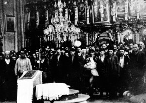 Un'altra immagine di una conversione forzata di serbi al Cattolicesimo a Glina